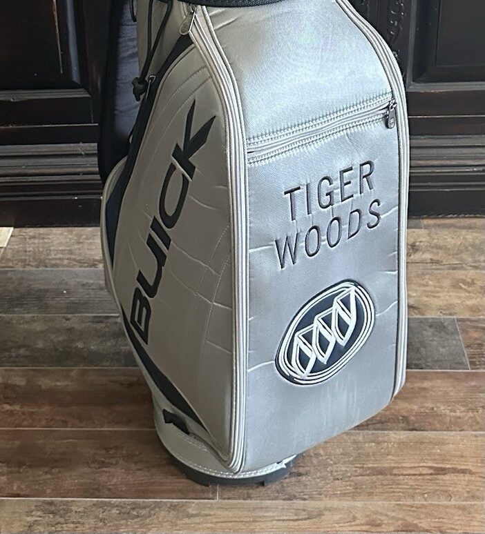 Nike Buick Tiger Woods Men's Staff Golf Bag Silver